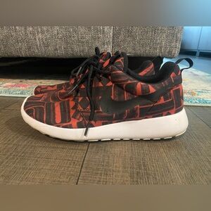 Nike Rosie One Print Women’s Size 7 Red Black